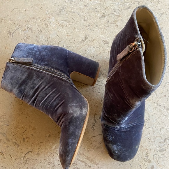 Zara Basic Grey Blue Crushed Velvet Booties - Picture 8 of 8
